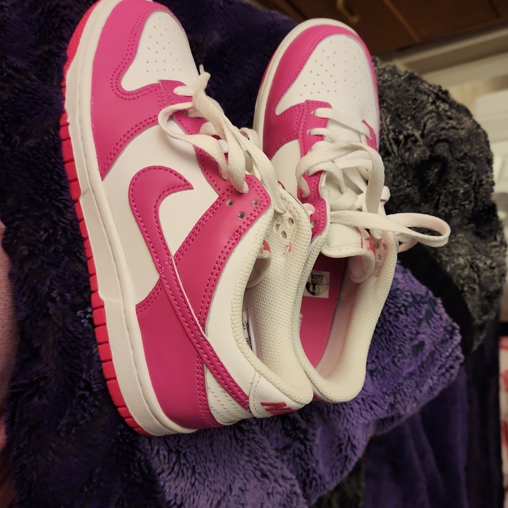 Nike White and Pink Sneakers